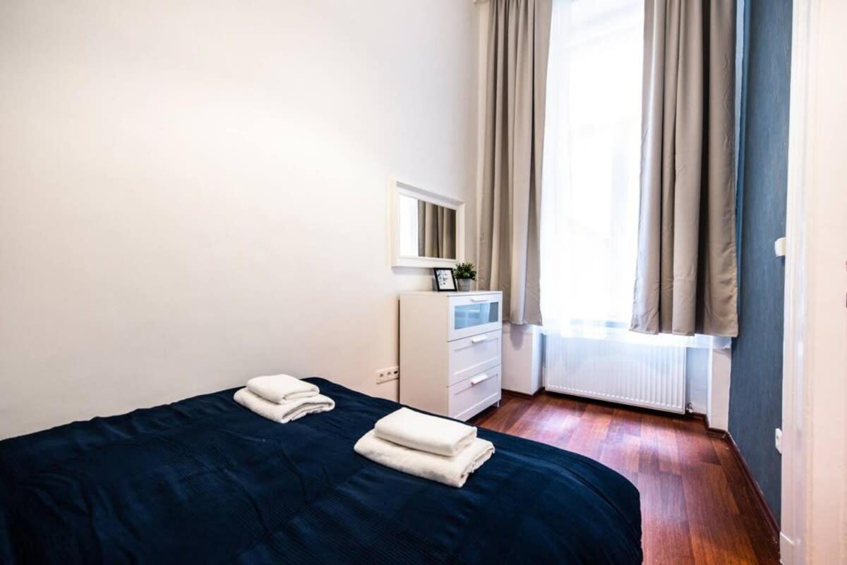 Very Central Convenient Large Ac Place Budapest Exterior photo