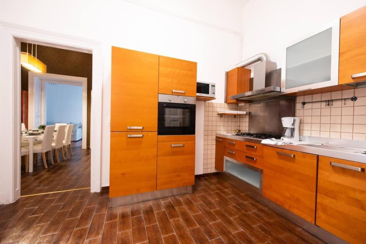 Very Central Convenient Large Ac Place Budapest Exterior photo