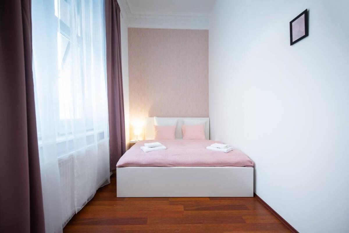 Very Central Convenient Large Ac Place Budapest Exterior photo