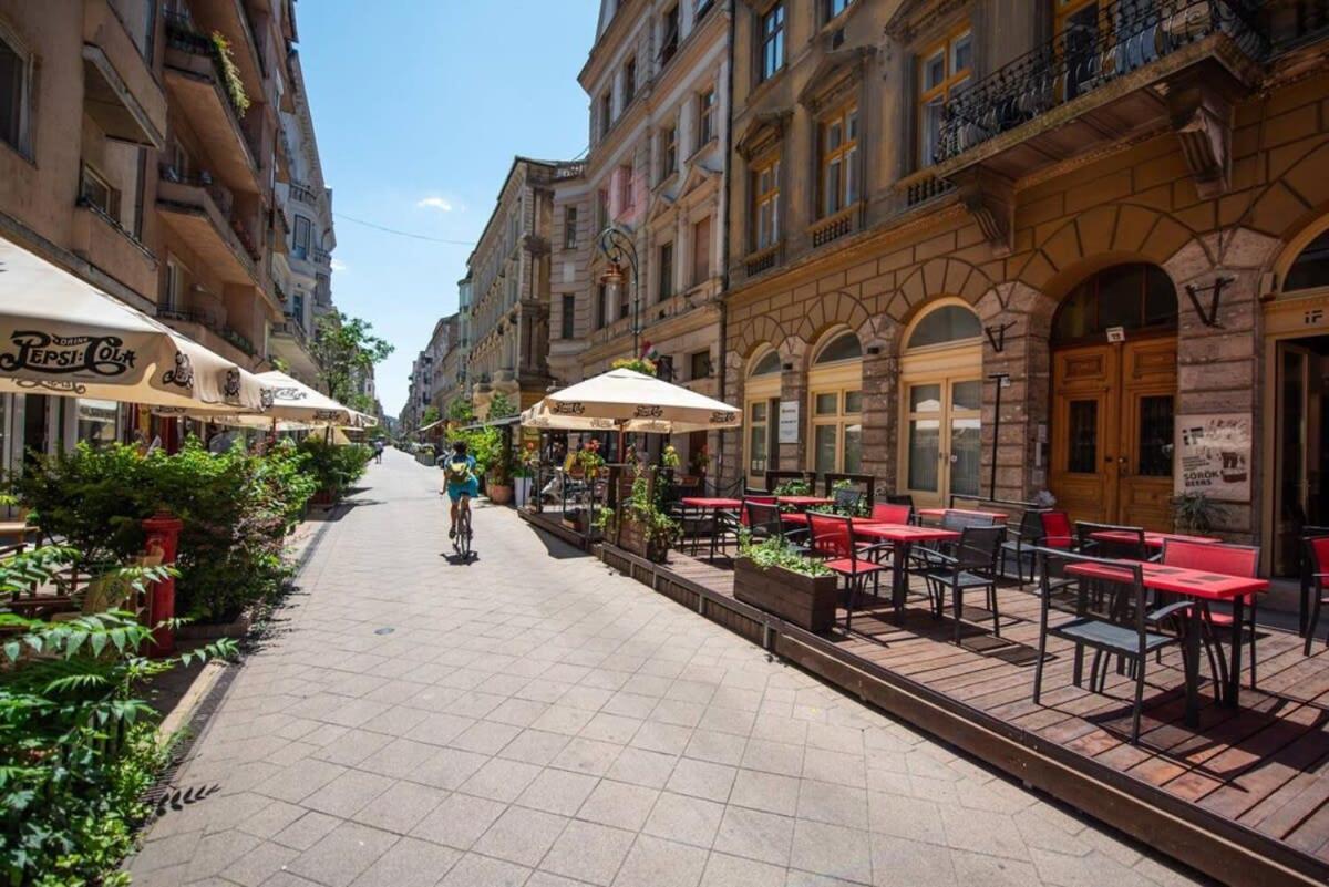 Very Central Convenient Large Ac Place Budapest Exterior photo